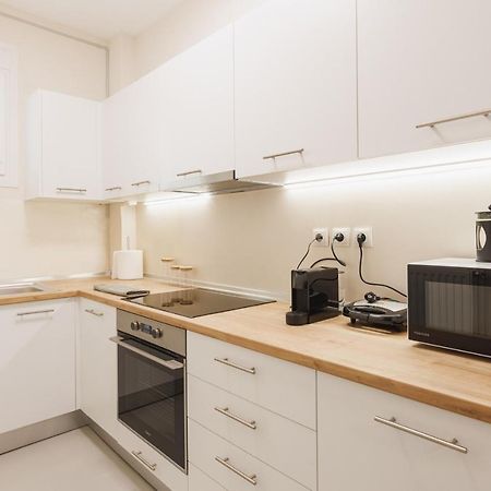 Fully Renovated Luxurious Semi-Basement Studio Atenas Exterior foto