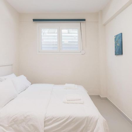 Fully Renovated Luxurious Semi-Basement Studio Atenas Exterior foto