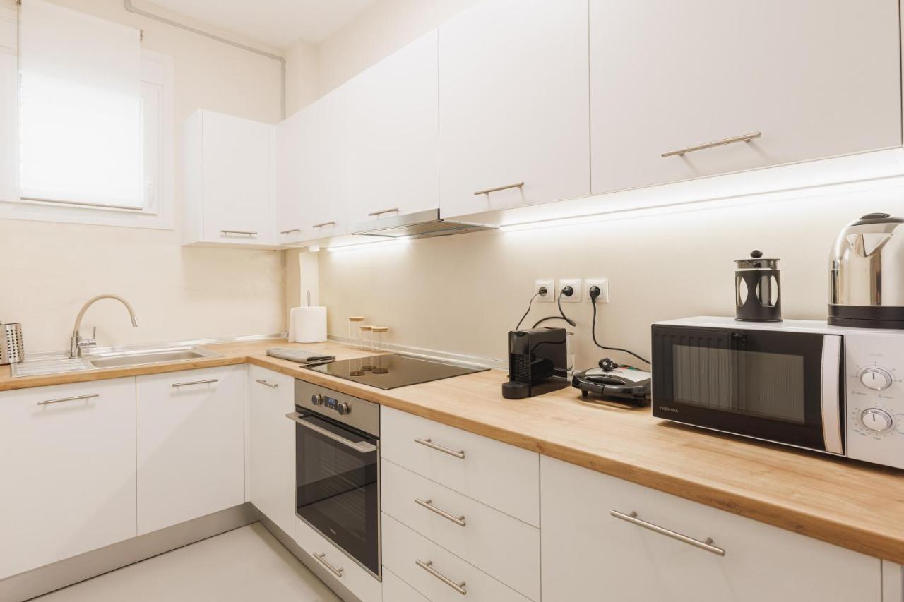 Fully Renovated Luxurious Semi-Basement Studio Atenas Exterior foto