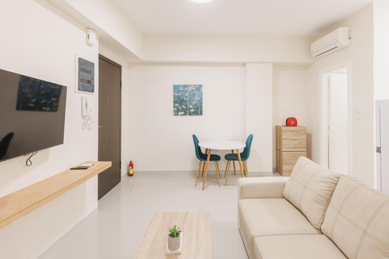 Fully Renovated Luxurious Semi-Basement Studio Atenas Exterior foto