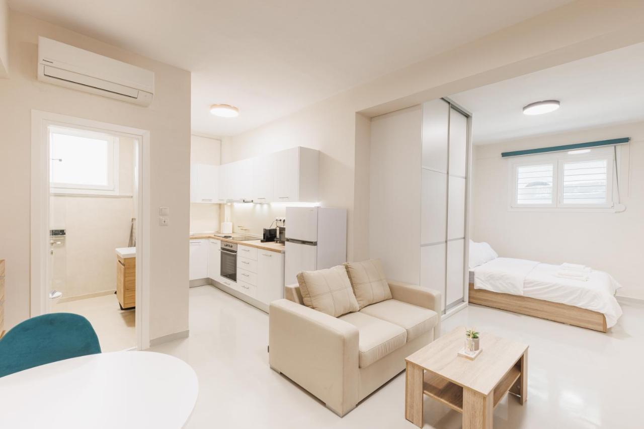 Fully Renovated Luxurious Semi-Basement Studio Atenas Exterior foto